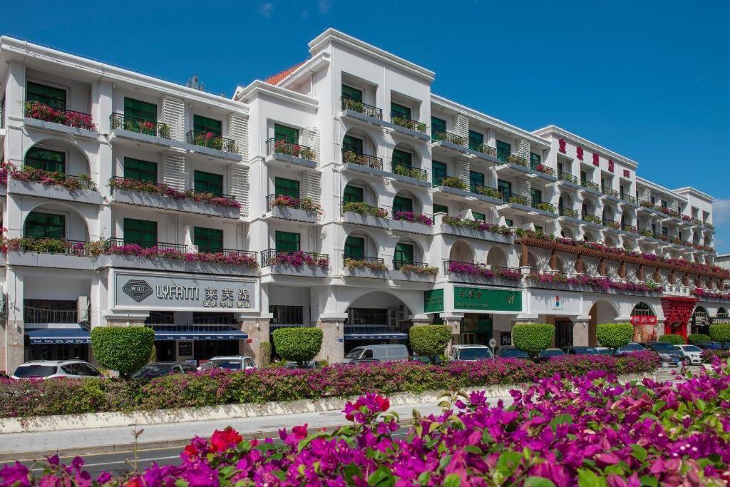 Bao Hong Hotel Sanya Bagian luar foto