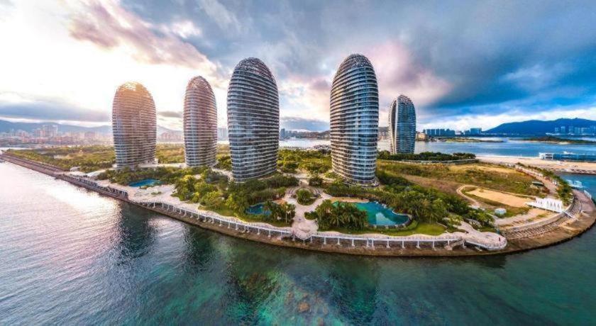 Bao Hong Hotel Sanya Bagian luar foto