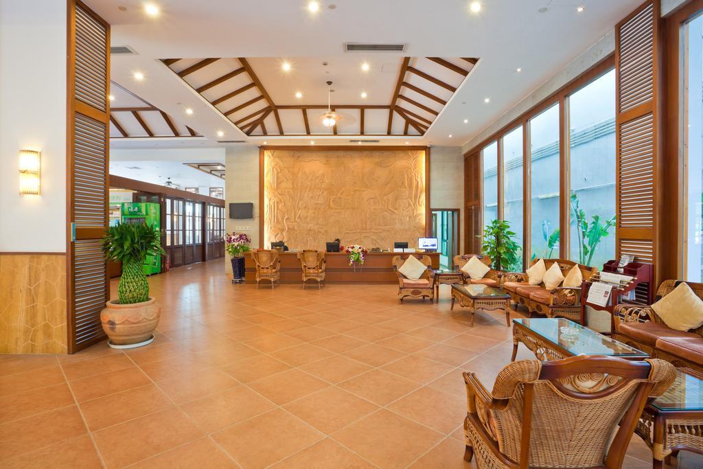 Bao Hong Hotel Sanya Bagian luar foto