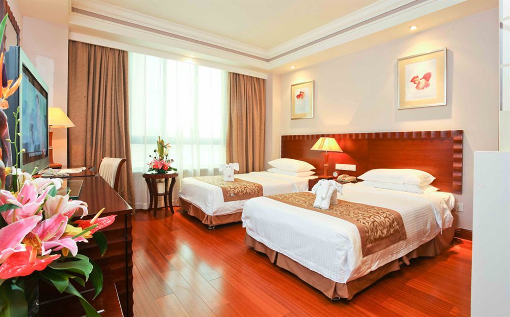 Bao Hong Hotel Sanya Bagian luar foto