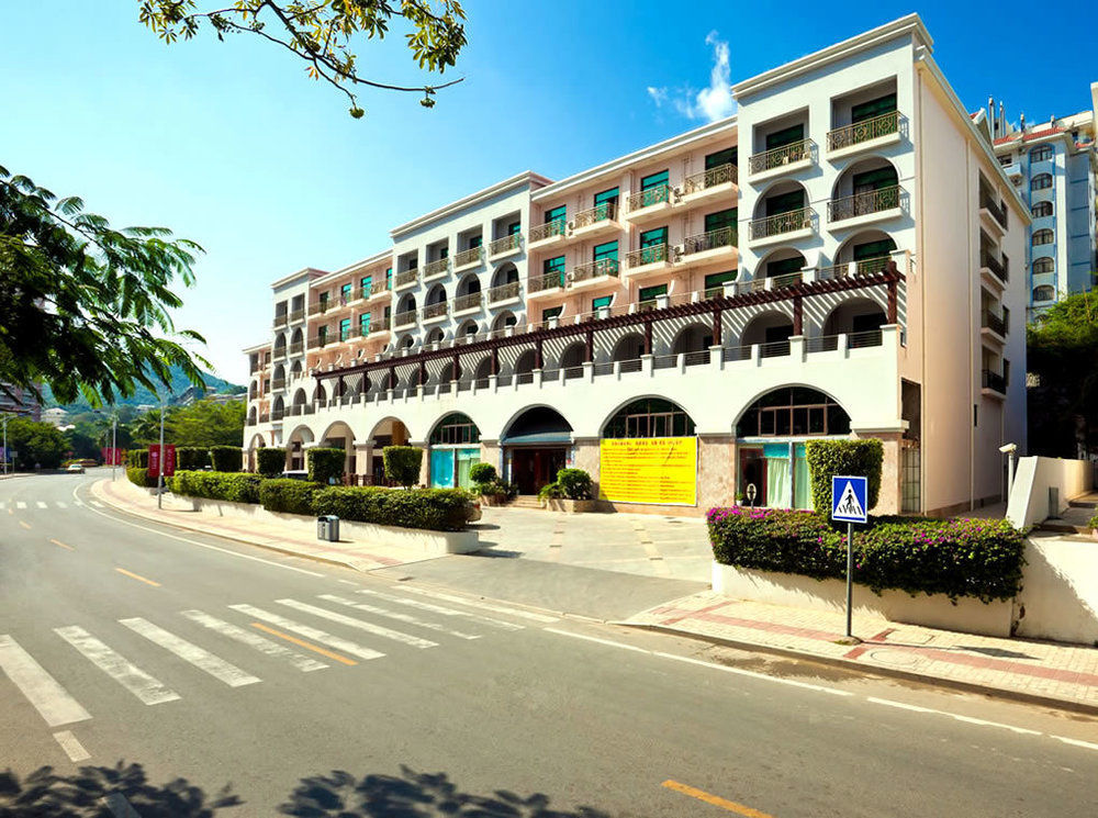 Bao Hong Hotel Sanya Bagian luar foto